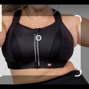 3 luxe Shefit bra. Almost in brand new conditions.